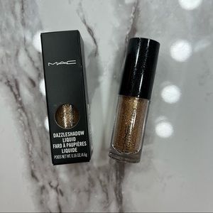 MAC DazzleShadow Liquid Eyeshadow Flash And Dash
